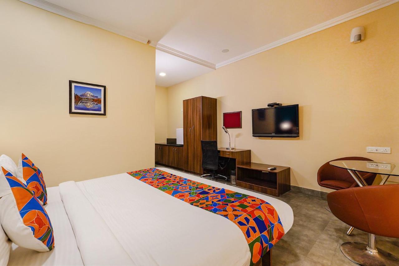 Fabhotel Chris - Nr Vydehi Hospital Bangalore Dış mekan fotoğraf